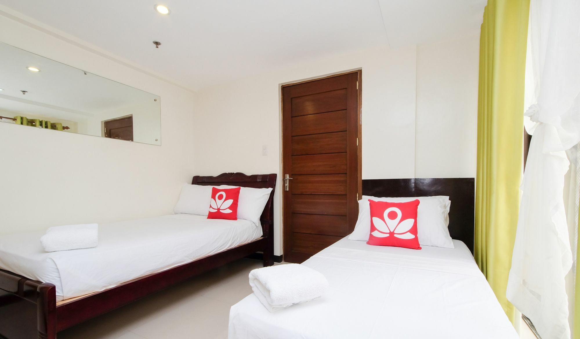 Zen Rooms Time Travellers Makati Makati City Exteriér fotografie